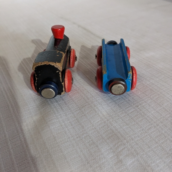 VTG Wooden Train Engine,log hauler w/log  toy wood wheels Thomas Brio compatible - Picture 7 of 16